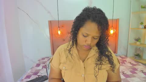 Snapshot of belle_brunette chatting on 20, 12, 2025 belle online show from 20, 12, 2025