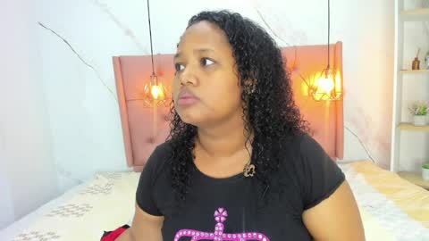 Snapshot of belle_brunette chatting on 1, 4, 2026 belle online show from 1, 4, 2026