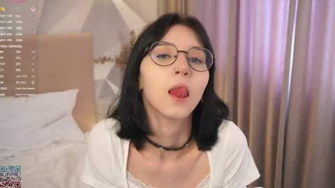 Snapshot of belle_phine chatting on 30, 3, 2026 Bea online show from 30, 3, 2026