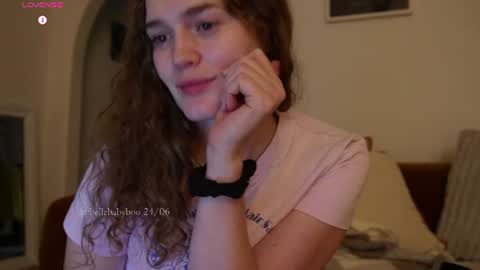 Snapshot of bellebabyboo chatting on 26, 6, 2026 BELLE online show from 26, 6, 2026