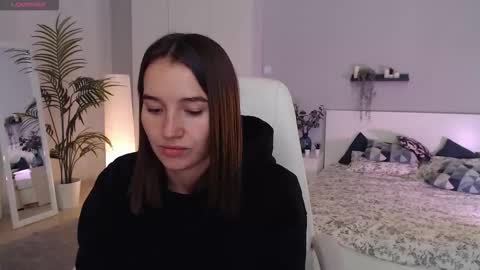 Snapshot of bellla_haddid chatting on 24, 9, 2025 Bella online show from 24, 9, 2025