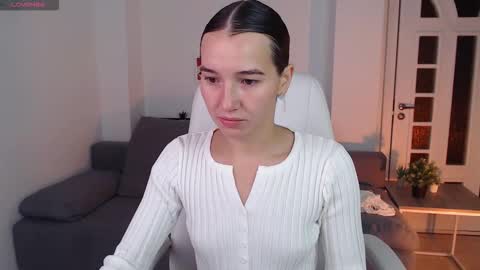 Snapshot of bellla_haddid chatting on 15, 10, 2025 Bella online show from 15, 10, 2025