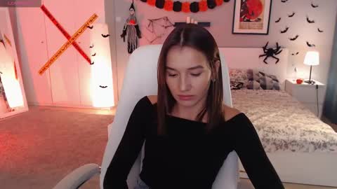 Snapshot of bellla_haddid chatting on 26, 10, 2025 Bella online show from 26, 10, 2025