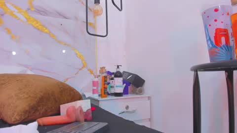 Bellota Flak online show from 28, 2, 2025