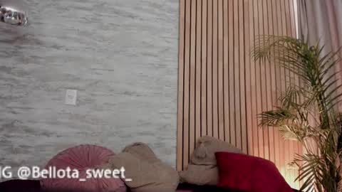 Snapshot of bellota_sweet chatting on 2, 3, 2025 Bella online show from 2, 3, 2025