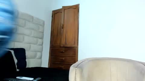    online show from 4, 10, 2025