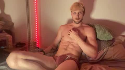 Snapshot of bendoverxo chatting on 22, 2, 2026 bendoverxo online show from 22, 2, 2026
