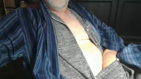 Snapshot of bendrinkin chatting on 2, 1, 2025 bendrinkin online show from 2, 1, 2025