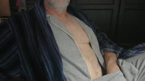Snapshot of bendrinkin chatting on 10, 2, 2025 bendrinkin online show from 10, 2, 2025