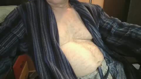 Snapshot of bendrinkin chatting on 8, 11, 2025 bendrinkin online show from 8, 11, 2025