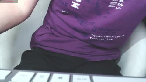 Snapshot of benijamin chatting on 12, 4, 2026 benijamin online show from 12, 4, 2026