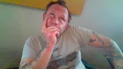 Snapshot of benizio_ chatting on 24, 4, 2026 benizio online show from 24, 4, 2026