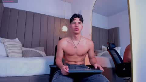 Snapshot of benjamin_more chatting on 14, 5, 2026 BENJAMIN online show from 14, 5, 2026
