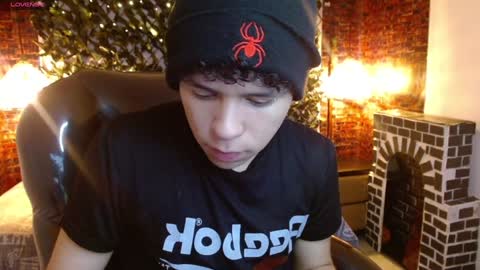 Snapshot of benjamintwink1 chatting on 5, 1, 2025 BENJAMIN online show from 5, 1, 2025