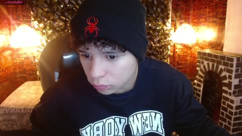 Snapshot of benjamintwink1 chatting on 6, 1, 2025 BENJAMIN online show from 6, 1, 2025