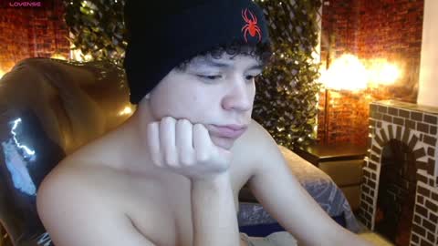 Snapshot of benjamintwink1 chatting on 6, 1, 2025 BENJAMIN online show from 6, 1, 2025
