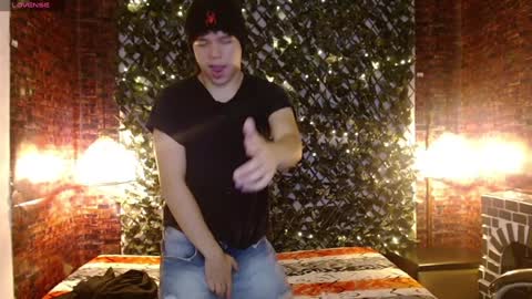 Snapshot of benjamintwink1 chatting on 10, 1, 2025 BENJAMIN online show from 10, 1, 2025