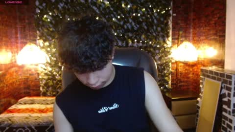 Snapshot of benjamintwink1 chatting on 19, 1, 2025 BENJAMIN online show from 19, 1, 2025