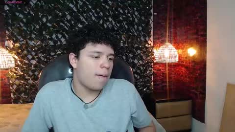 Snapshot of benjamintwink1 chatting on 28, 2, 2025 BENJAMIN online show from 28, 2, 2025