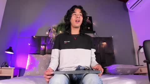 Snapshot of benjifiore_ chatting on 2, 10, 2025 BENJI FIORE online show from 2, 10, 2025