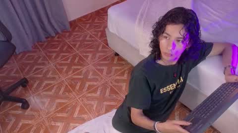 Snapshot of benjifiore_ chatting on 17, 10, 2025 BENJI FIORE online show from 17, 10, 2025