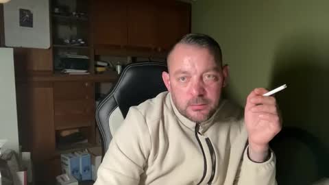 Snapshot of benochau chatting on 28, 3, 2026 benochau online show from 28, 3, 2026