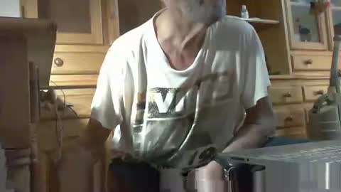 Snapshot of bensinger chatting on 7, 1, 2026 bensinger online show from 7, 1, 2026