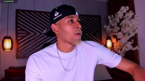 Snapshot of bento_fox chatting on 13, 11, 2025 bento_fox online show from 13, 11, 2025