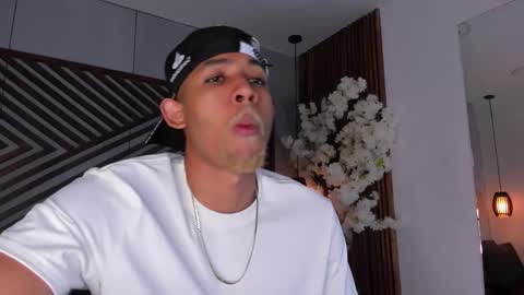 Snapshot of bento_fox chatting on 4, 12, 2025 bento_fox online show from 4, 12, 2025