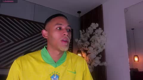 Snapshot of bento_fox chatting on 21, 12, 2025 bento_fox online show from 21, 12, 2025