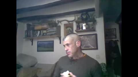 bernichaoss77 online show from 31, 12, 2024