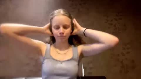 Snapshot of berniecemontell chatting on 23, 9, 2025 Sophia online show from 23, 9, 2025