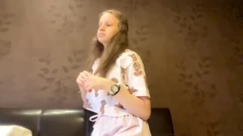 Snapshot of berniecemontell chatting on 27, 9, 2025 Sophia online show from 27, 9, 2025