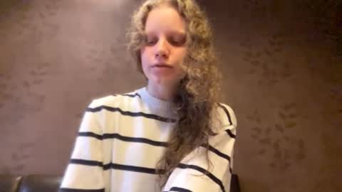 Snapshot of berniecemontell chatting on 19, 10, 2025 Sophia online show from 19, 10, 2025