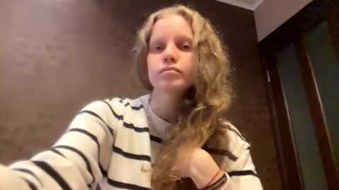 Snapshot of berniecemontell chatting on 21, 10, 2025 Sophia online show from 21, 10, 2025