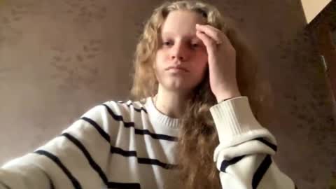 Snapshot of berniecemontell chatting on 24, 10, 2025 Sophia online show from 24, 10, 2025