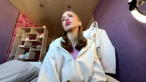 Snapshot of berry_buns chatting on 4, 10, 2025 Sofia online show from 4, 10, 2025