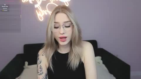 Danny and Kira online show from 17, 10, 2025