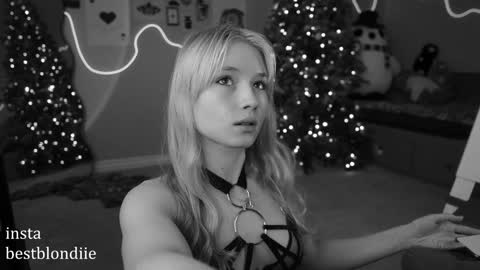 Chloe Next stream on Friday online show from 2, 1, 2025