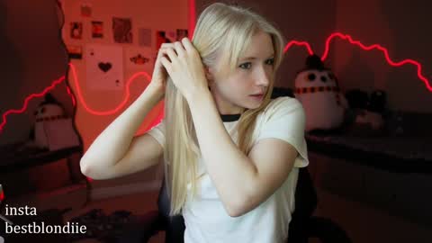 Chloe Next stream on Friday online show from 17, 1, 2025