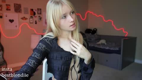 Chloe Next stream on Friday online show from 25, 1, 2025