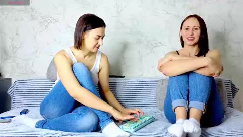 Snapshot of bestgirls2021 chatting on 15, 2, 2026 Hellen and Natali online show from 15, 2, 2026