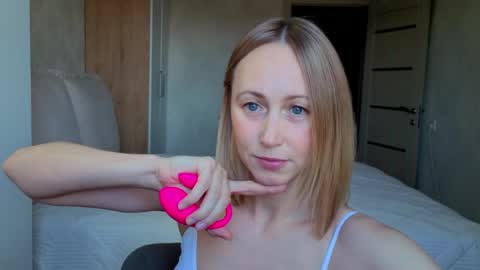 Snapshot of bestgirls2021 chatting on 9, 4, 2026 Hellen and Natali online show from 9, 4, 2026
