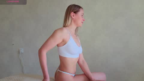 Snapshot of bestgirls2021 chatting on 27, 5, 2026 Hellen and Natali online show from 27, 5, 2026