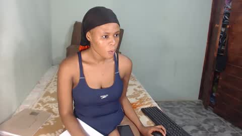 Snapshot of bestlia chatting on 1, 2, 2025 bestlia online show from 1, 2, 2025