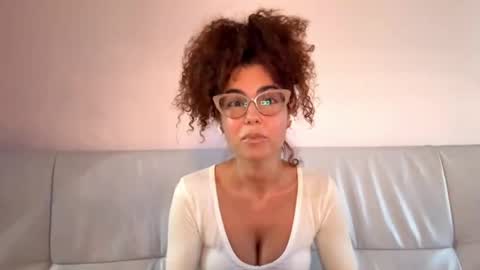 Bella online show from 7, 4, 2026