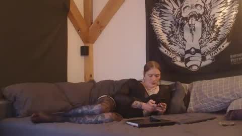 Snapshot of betsybradcock chatting on 13, 11, 2025 Betsy online show from 13, 11, 2025