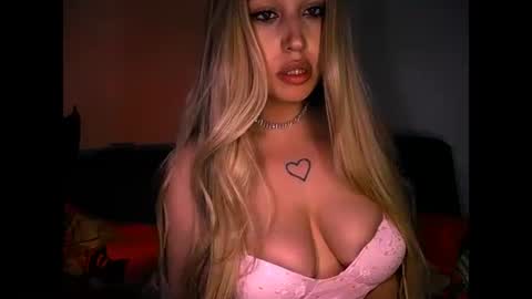 Snapshot of better_than_your_exxx chatting on 16, 9, 2025 Daniela online show from 16, 9, 2025