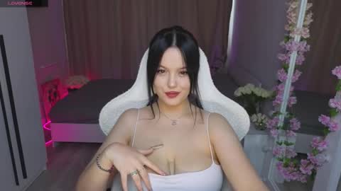 Snapshot of betty__davvis chatting on 4, 10, 2025 Betty online show from 4, 10, 2025