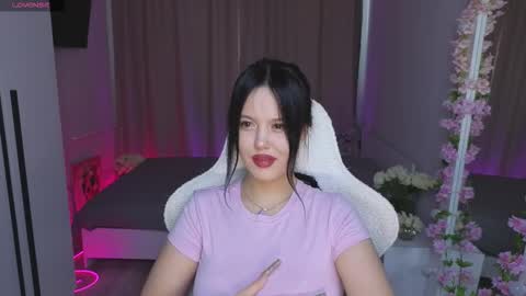 Snapshot of betty__davvis chatting on 6, 10, 2025 Betty online show from 6, 10, 2025